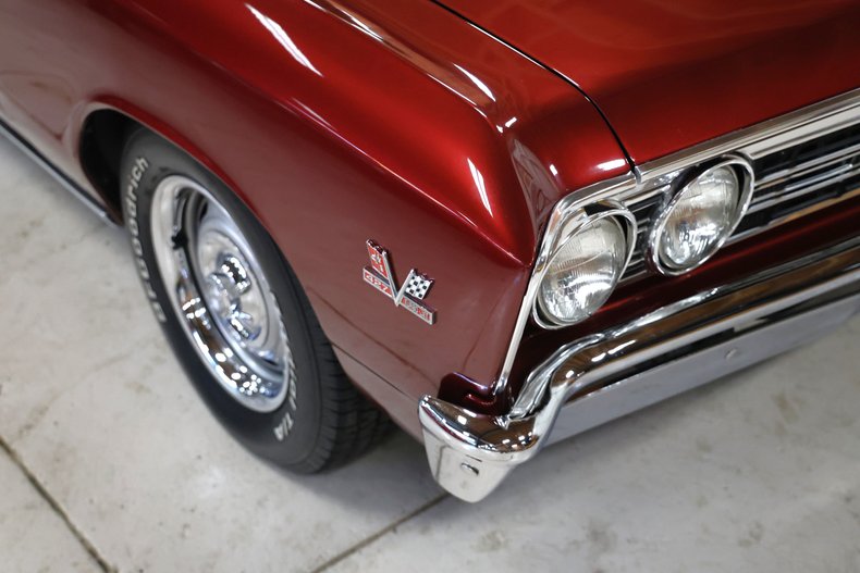 Chevrolet-Chevelle-1967-Burgundy-Metallic-Black-2