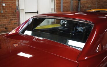 Chevrolet-Chevelle-1967-Burgundy-Metallic-Black-20