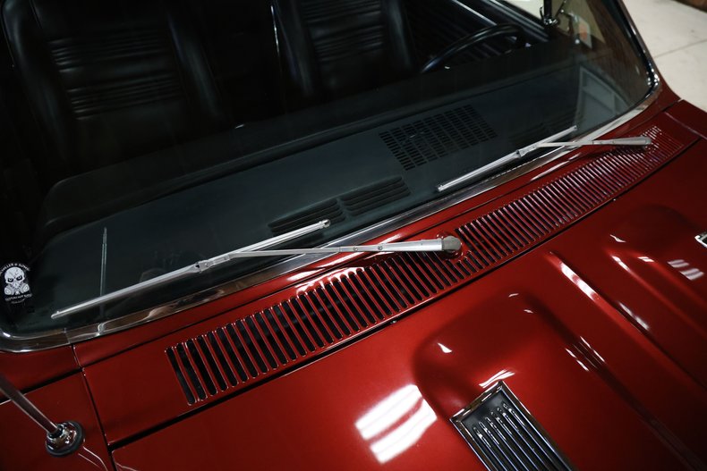 Chevrolet-Chevelle-1967-Burgundy-Metallic-Black-24