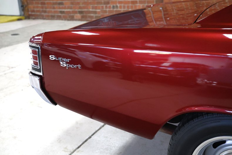 Chevrolet-Chevelle-1967-Burgundy-Metallic-Black-25