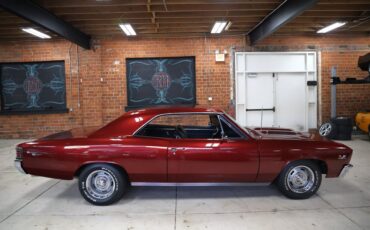 Chevrolet-Chevelle-1967-Burgundy-Metallic-Black-26