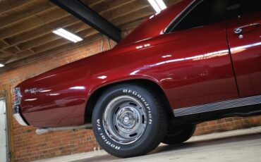 Chevrolet-Chevelle-1967-Burgundy-Metallic-Black-27