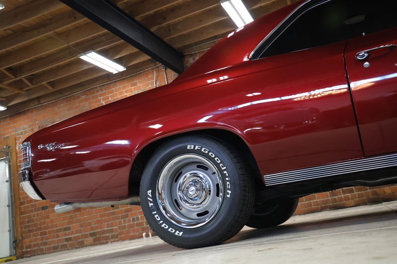 Chevrolet-Chevelle-1967-Burgundy-Metallic-Black-27