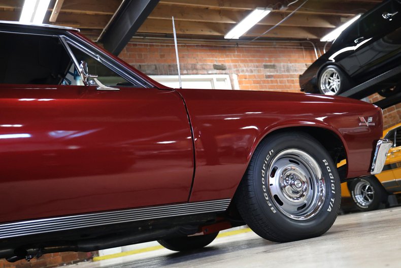 Chevrolet-Chevelle-1967-Burgundy-Metallic-Black-28