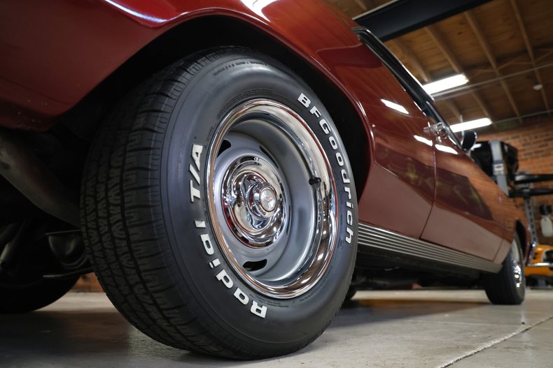 Chevrolet-Chevelle-1967-Burgundy-Metallic-Black-29