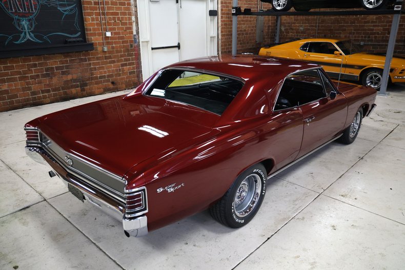 Chevrolet-Chevelle-1967-Burgundy-Metallic-Black-31