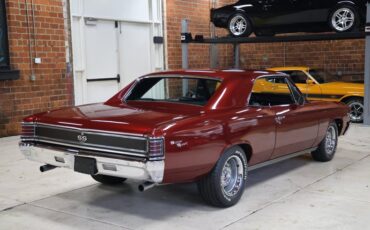 Chevrolet-Chevelle-1967-Burgundy-Metallic-Black-32