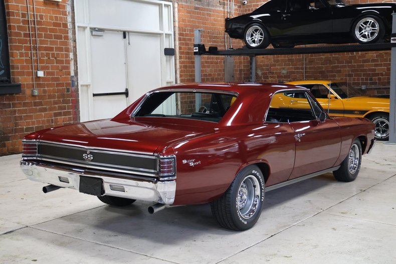Chevrolet-Chevelle-1967-Burgundy-Metallic-Black-32