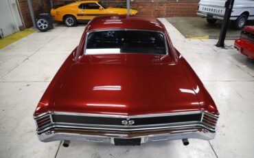 Chevrolet-Chevelle-1967-Burgundy-Metallic-Black-33
