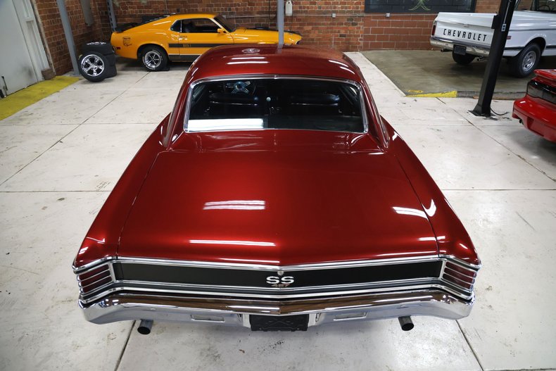 Chevrolet-Chevelle-1967-Burgundy-Metallic-Black-33