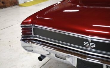 Chevrolet-Chevelle-1967-Burgundy-Metallic-Black-34