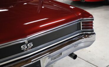 Chevrolet-Chevelle-1967-Burgundy-Metallic-Black-35