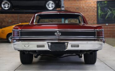 Chevrolet-Chevelle-1967-Burgundy-Metallic-Black-36
