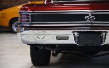 Chevrolet-Chevelle-1967-Burgundy-Metallic-Black-37