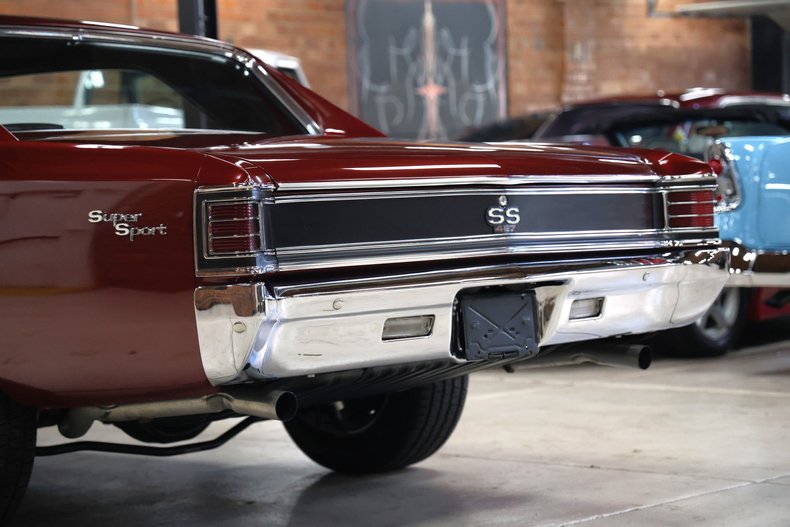 Chevrolet-Chevelle-1967-Burgundy-Metallic-Black-38