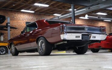 Chevrolet-Chevelle-1967-Burgundy-Metallic-Black-40