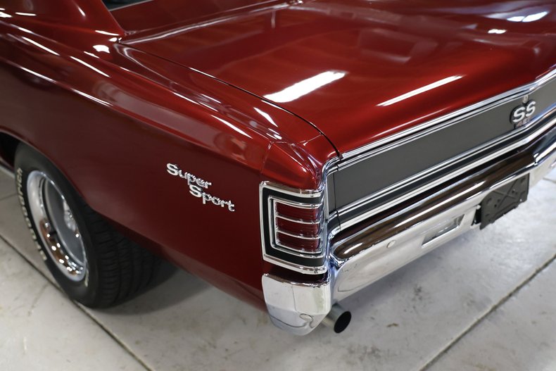 Chevrolet-Chevelle-1967-Burgundy-Metallic-Black-41
