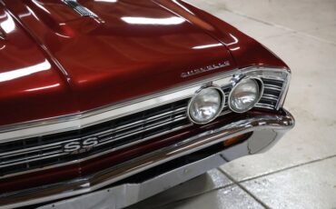 Chevrolet-Chevelle-1967-Burgundy-Metallic-Black-44