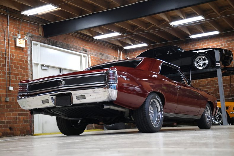 Chevrolet-Chevelle-1967-Burgundy-Metallic-Black-47