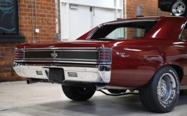 Chevrolet-Chevelle-1967-Burgundy-Metallic-Black-5
