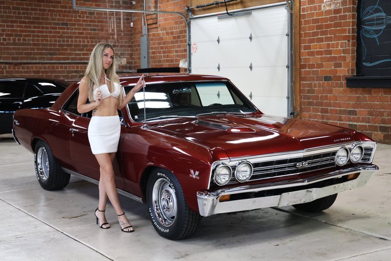 Chevrolet-Chevelle-1967-Burgundy-Metallic-Black-8