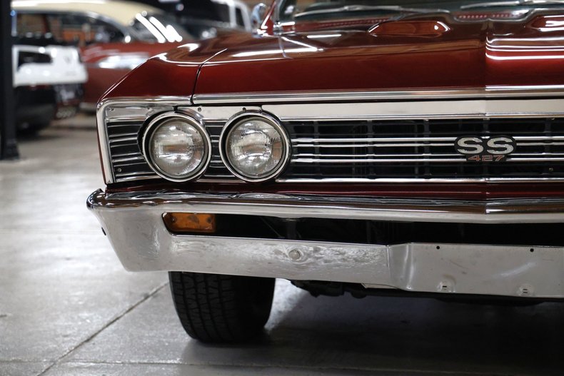 Chevrolet-Chevelle-1967-Burgundy-Metallic-Black-9