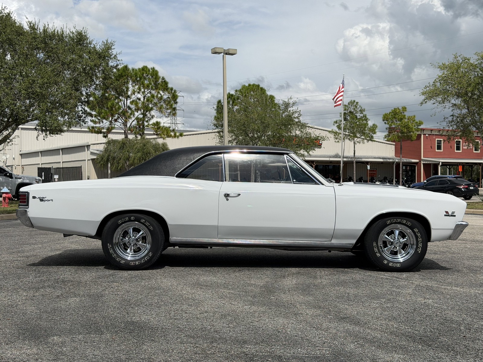Chevrolet-Chevelle-1967-COUPE-11