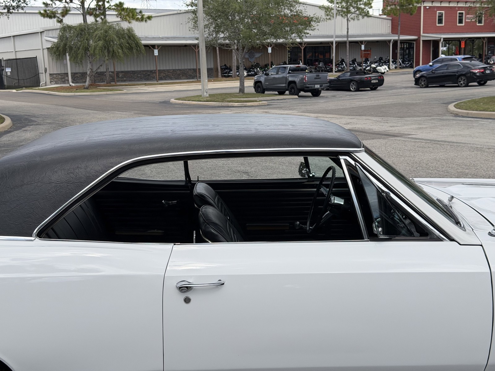 Chevrolet-Chevelle-1967-COUPE-13