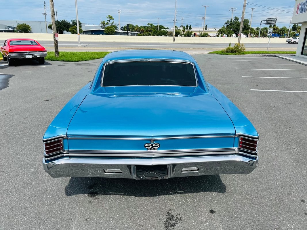 Chevrolet-Chevelle-1967-Coupe-4