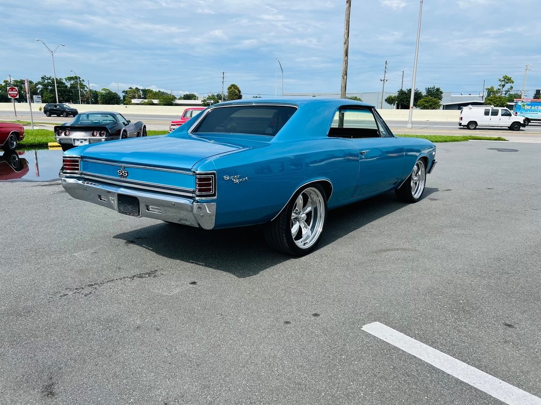 Chevrolet-Chevelle-1967-Coupe-5
