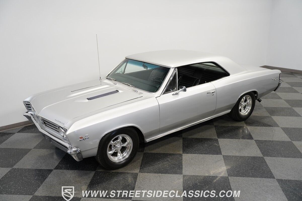 Chevrolet-Chevelle-1967-Hardtop-18