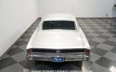 Chevrolet-Chevelle-1967-Hardtop-25