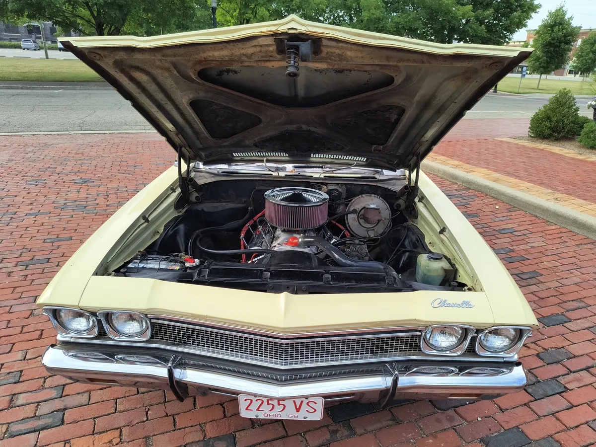 Chevrolet-Chevelle-1968-Butternut-Yellow-Gold-11
