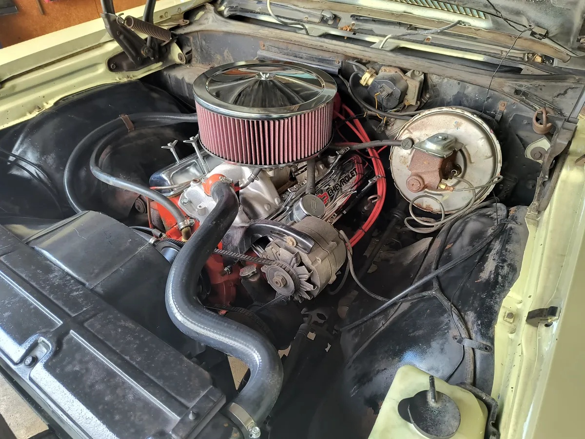 Chevrolet-Chevelle-1968-Butternut-Yellow-Gold-12