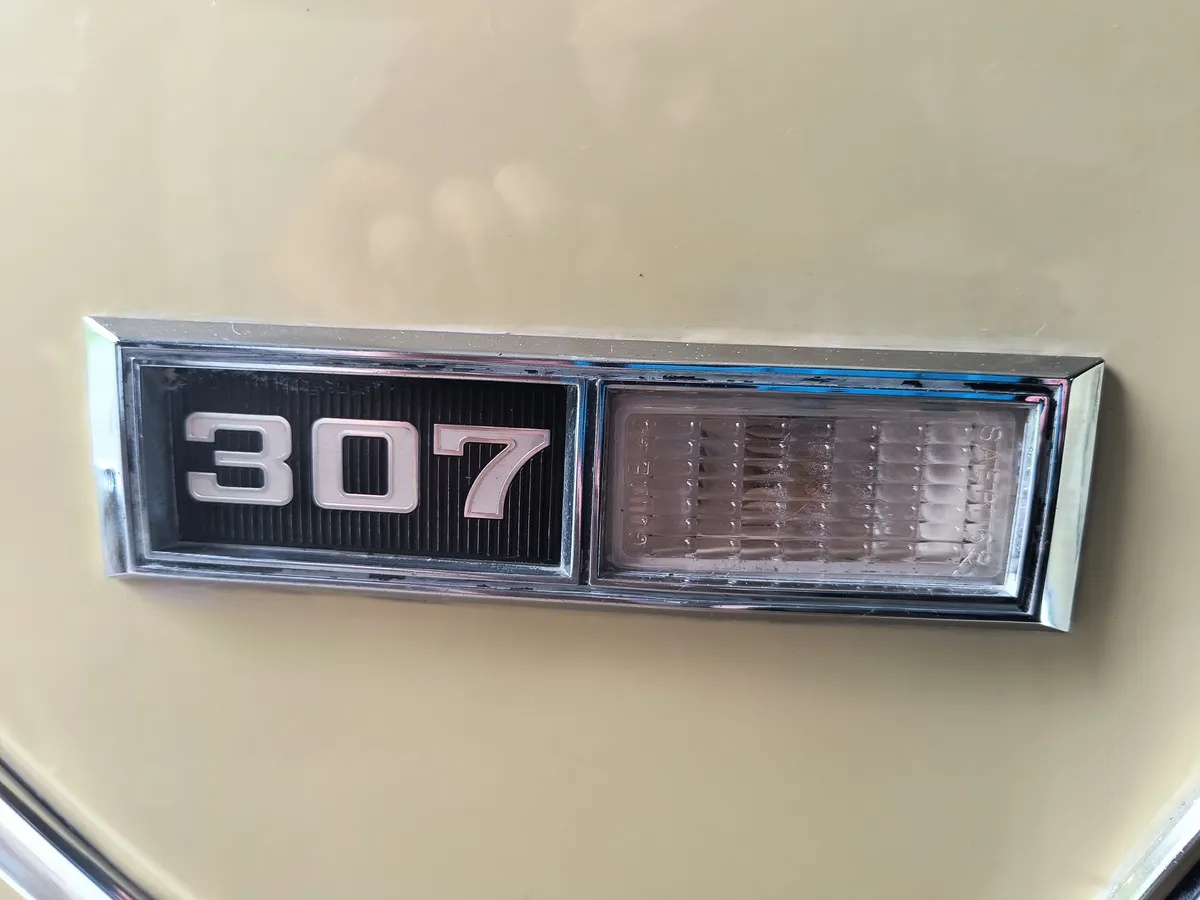 Chevrolet-Chevelle-1968-Butternut-Yellow-Gold-13