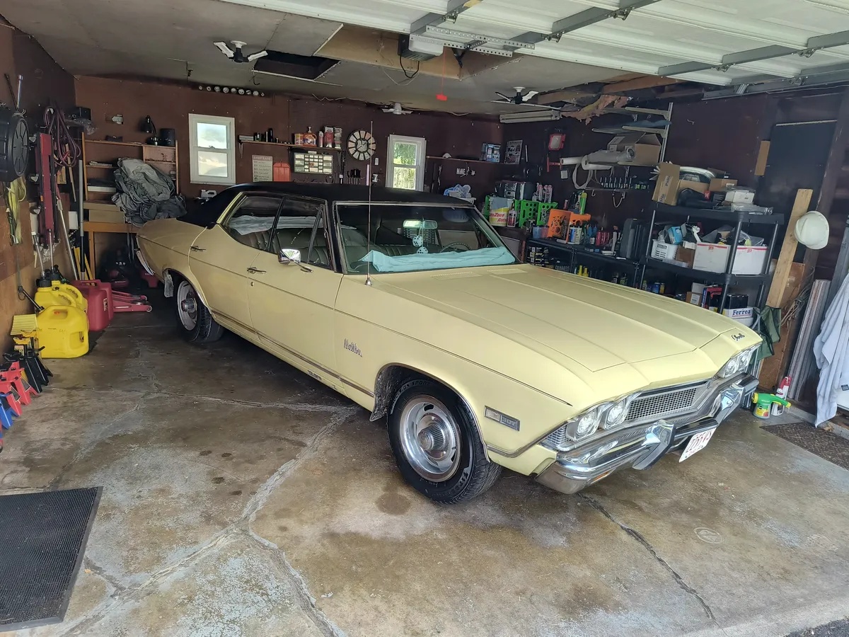 Chevrolet-Chevelle-1968-Butternut-Yellow-Gold-15
