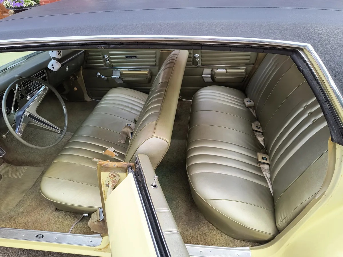 Chevrolet-Chevelle-1968-Butternut-Yellow-Gold-3