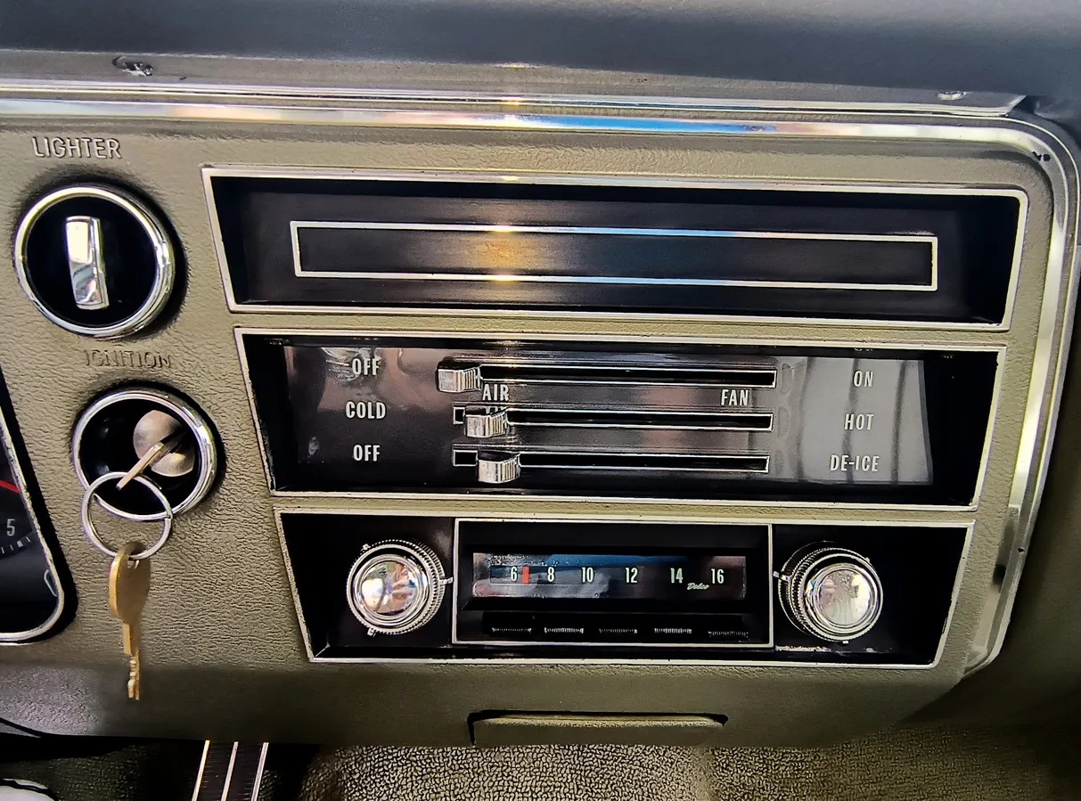 Chevrolet-Chevelle-1968-Butternut-Yellow-Gold-5