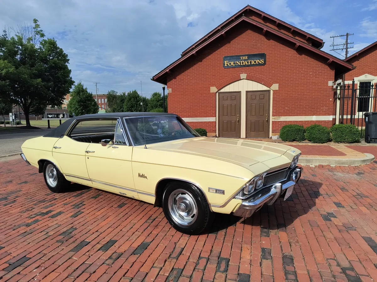 Chevrolet-Chevelle-1968-Butternut-Yellow-Gold-8