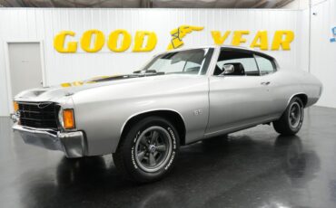 Chevrolet-Chevelle-1972-Cortez-Silver-Black-11