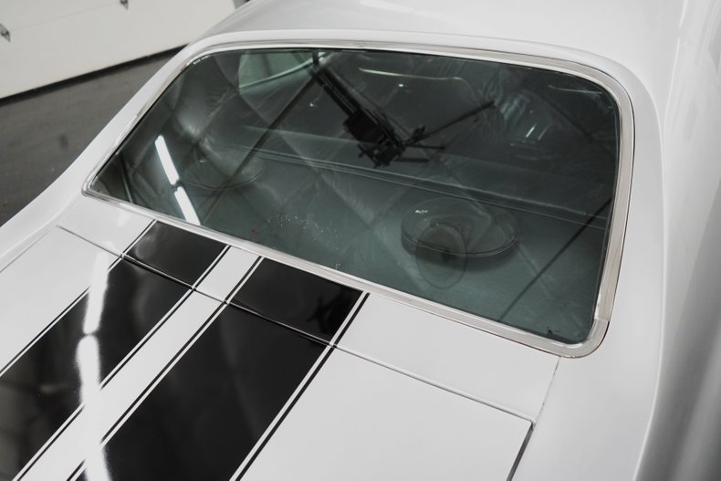 Chevrolet-Chevelle-1972-Cortez-Silver-Black-19