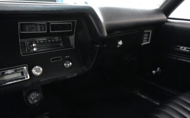 Chevrolet-Chevelle-1972-Cortez-Silver-Black-2