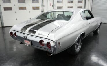 Chevrolet-Chevelle-1972-Cortez-Silver-Black-20