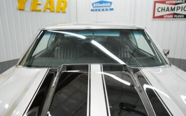 Chevrolet-Chevelle-1972-Cortez-Silver-Black-31