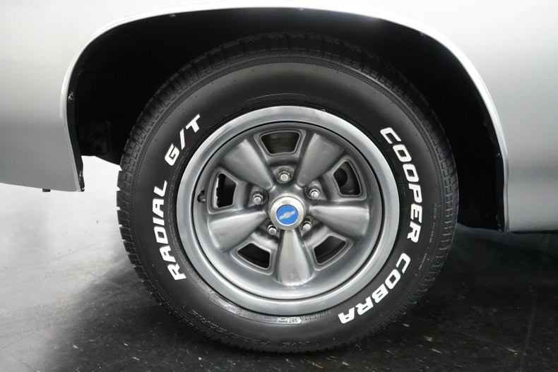 Chevrolet-Chevelle-1972-Cortez-Silver-Black-37