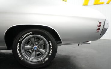 Chevrolet-Chevelle-1972-Cortez-Silver-Black-38