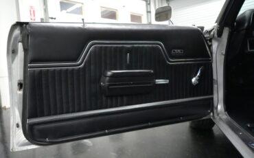 Chevrolet-Chevelle-1972-Cortez-Silver-Black-40