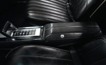 Chevrolet-Chevelle-1972-Cortez-Silver-Black-45