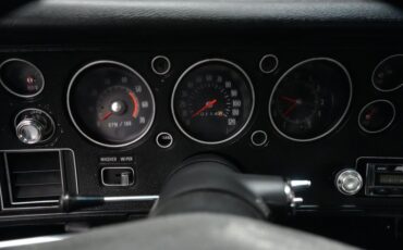 Chevrolet-Chevelle-1972-Cortez-Silver-Black-46