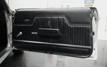 Chevrolet-Chevelle-1972-Cortez-Silver-Black-47